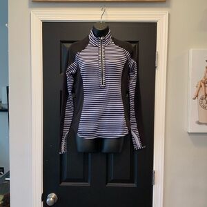 Lululemon Run U Turn Pullover Black/Purple Sz6